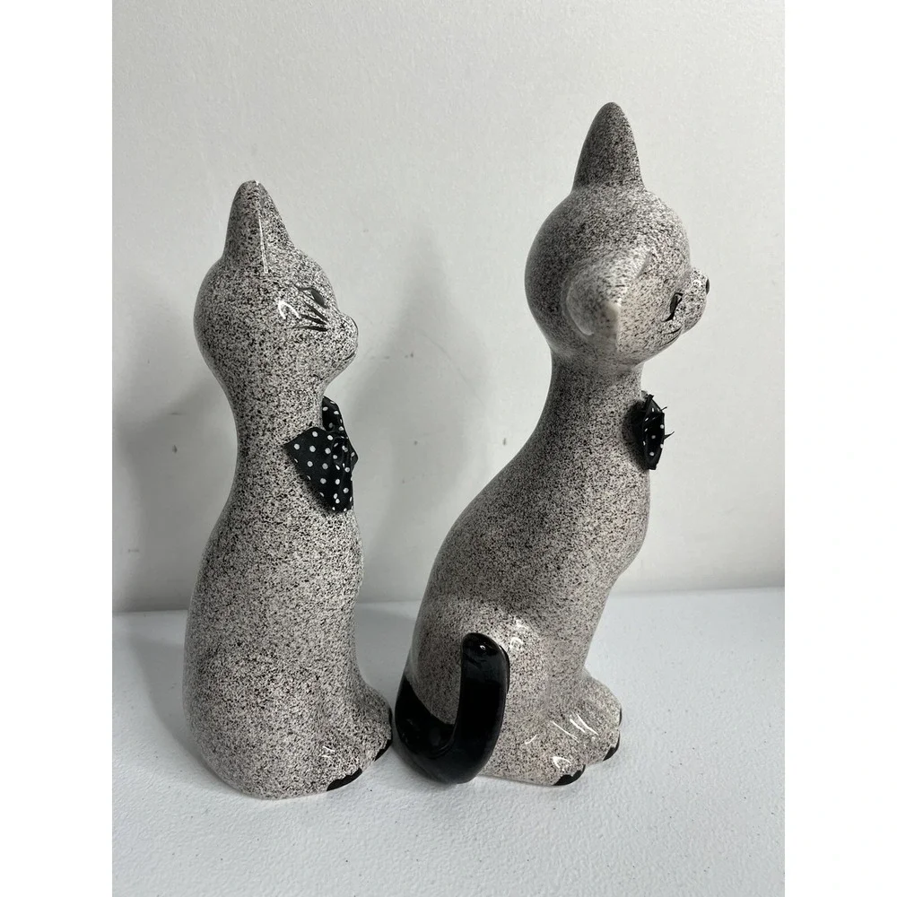 Vtg Pair Of‎ Ceramic Speckled Siamese Cat W/ Bows Statue Figure Set Of 2